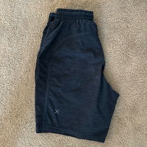 Men’s Lululemon Shorts Size Small - 7”